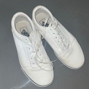 Women’s size 8  vans old skool sneaker